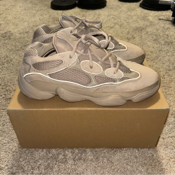 Adidas Yeezy 500 Taupe Light size 11 - Picture 3 of 11